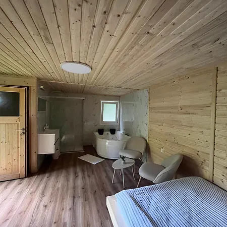 Camping Glamping Lampercek