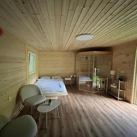 Glamping - Domacija Lampercek 벨레니에