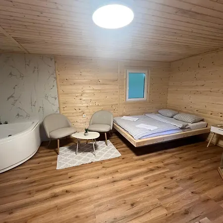 Kemping Glamping - Domacija Lampercek *